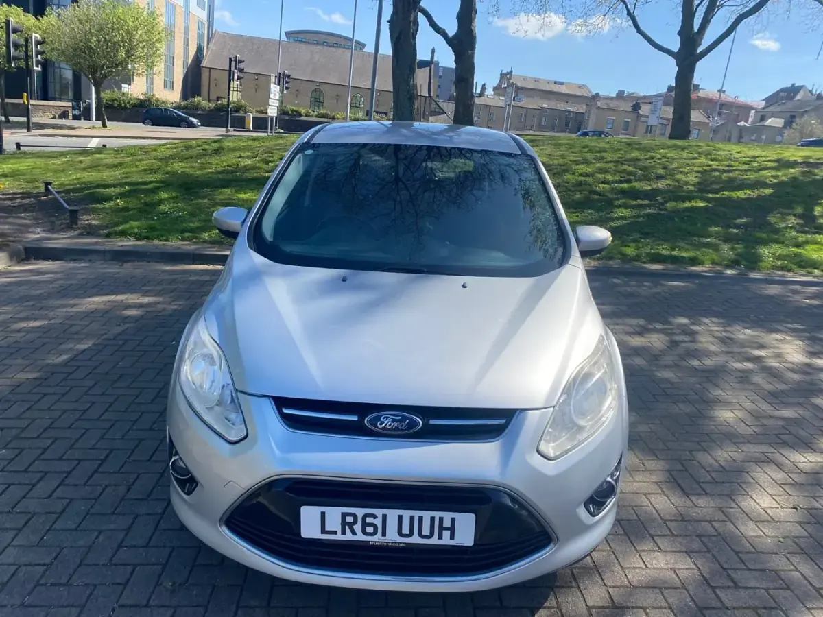Begagnad Ford C-MAX Titanium 2011 Silver Minibuss