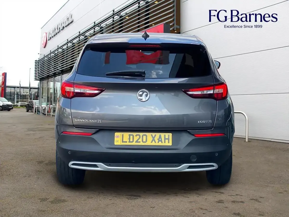 Used Vauxhall Grandland X SRi 128 HP (94 kW) 2020 Grey SUV