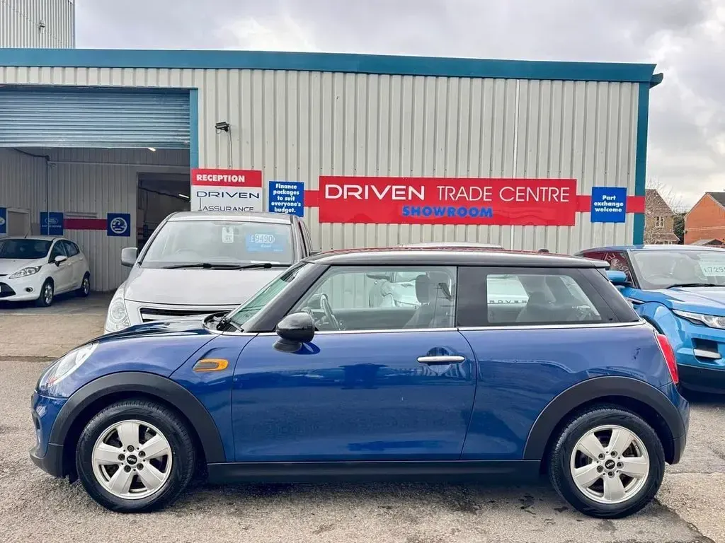 Used Mini Cooper Hatch 136 HP (100 kW) 2017 Blue Hatchback