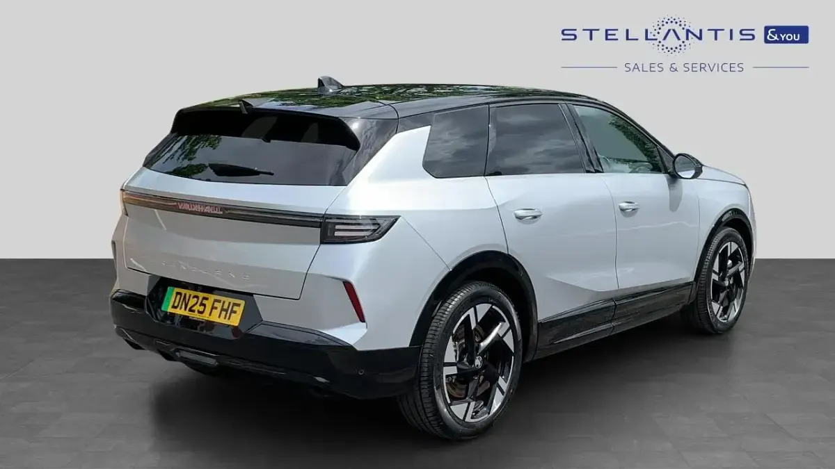 Used Vauxhall Grandland Ultimate 154 kW (210 HP) 2025 Grey SUV