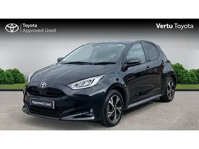 Used Toyota Yaris Hybrid Design 113 HP (83 kW) 2024 Black Hatchback