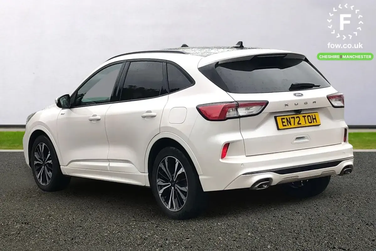 Used Ford Kuga Premium 150 HP (110 kW) 2023 White SUV
