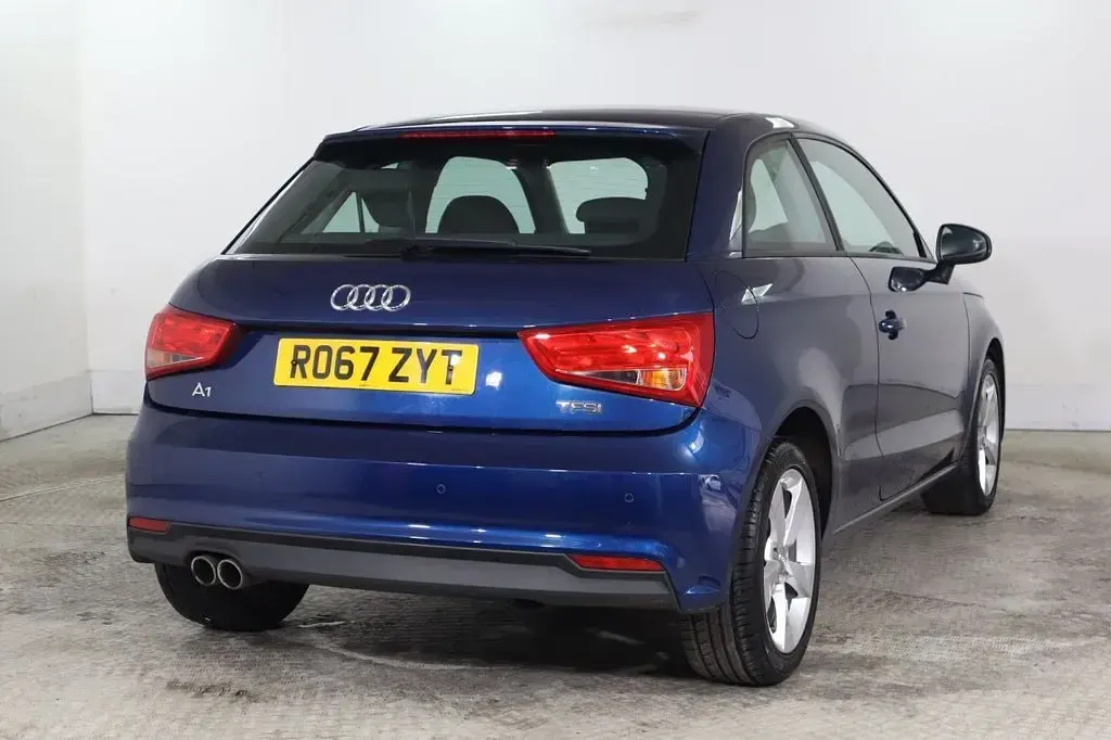 Used Audi A1 Sport 125 HP (91 kW) 2017 Blue Hatchback