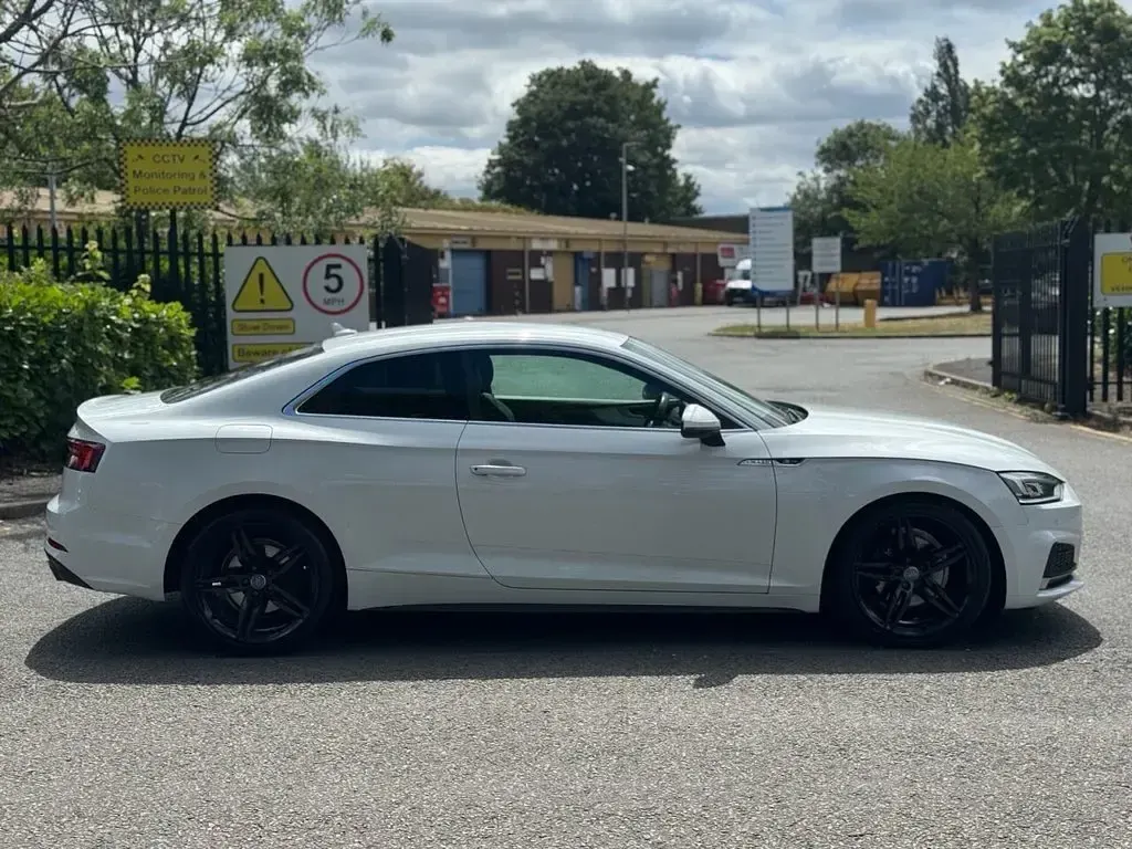 Used Audi A5 S-Line 150 HP (110 kW) 2019 White Coupe