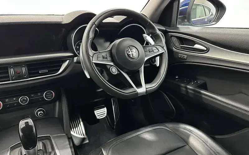 Used Alfa Romeo Stelvio Edizione Speciale 280 HP (205 kW) 2018 Blue SUV