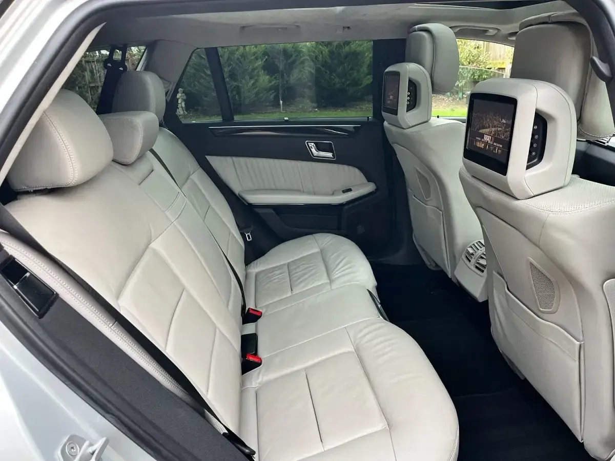 Used Mercedes E220 Avantgarde 2011 Silver Estate