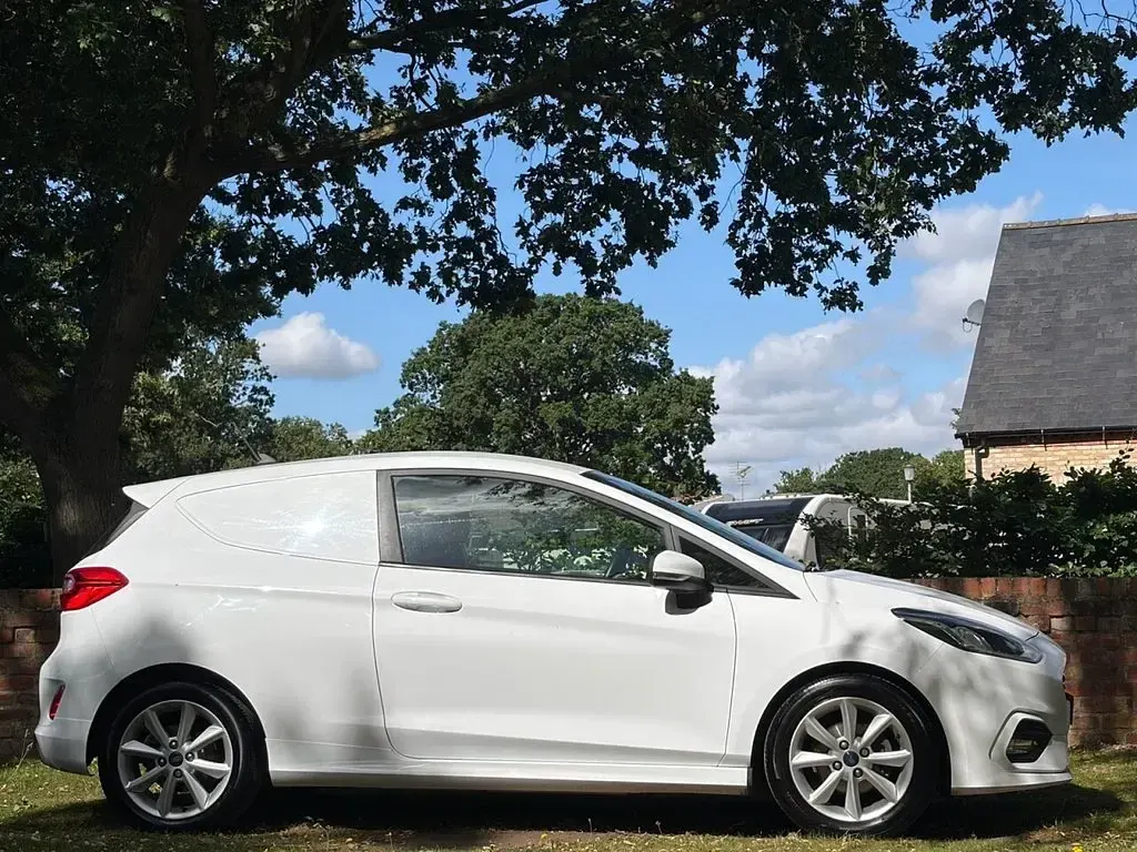Used Ford Fiesta Sport 85 HP (62 kW) 2020 White Hatchback