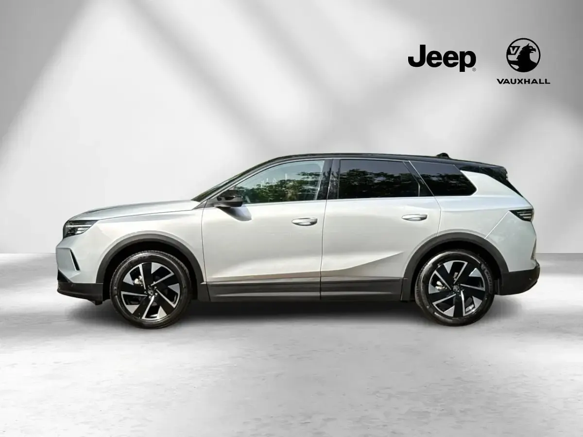 Second-hand Vauxhall Grandland X Ultimate 136 CP (100 kW) 2025 Gri SUV
