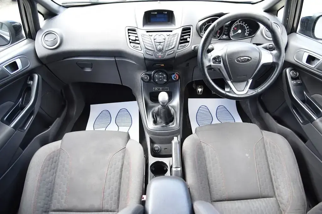 Second-hand Ford Fiesta ST-Line 125 CP (91 kW) 2017 Negru Hatchback
