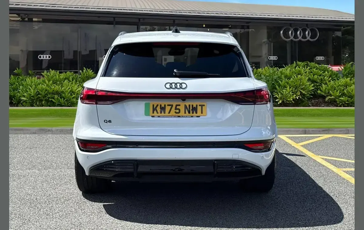 Used Audi Q6 e-tron Performance 225 kW (306 HP) 2026 White SUV