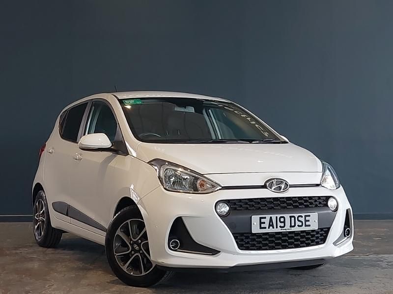 White Used 2019 Hyundai i10 Premium Hatchback | £9,998 (A bit pricey) - Image 1/4