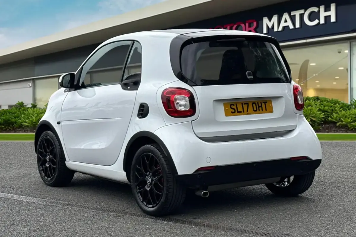Used Smart ForTwo Coupé Premium 71 HP (52 kW) 2017 White Coupe