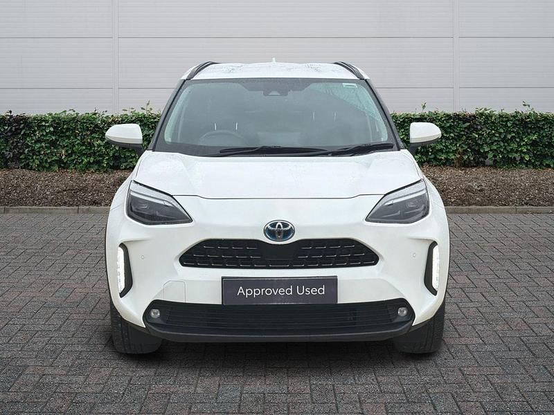 Used Toyota Yaris Hybrid 2023 White Hatchback