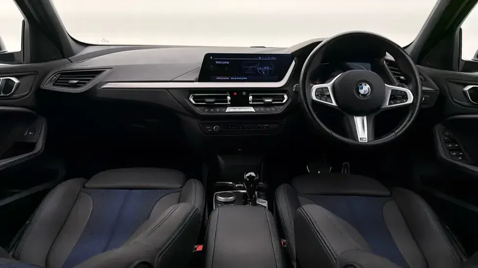 Used BMW 118 M Sport 134 HP (98 kW) 2023 White Hatchback