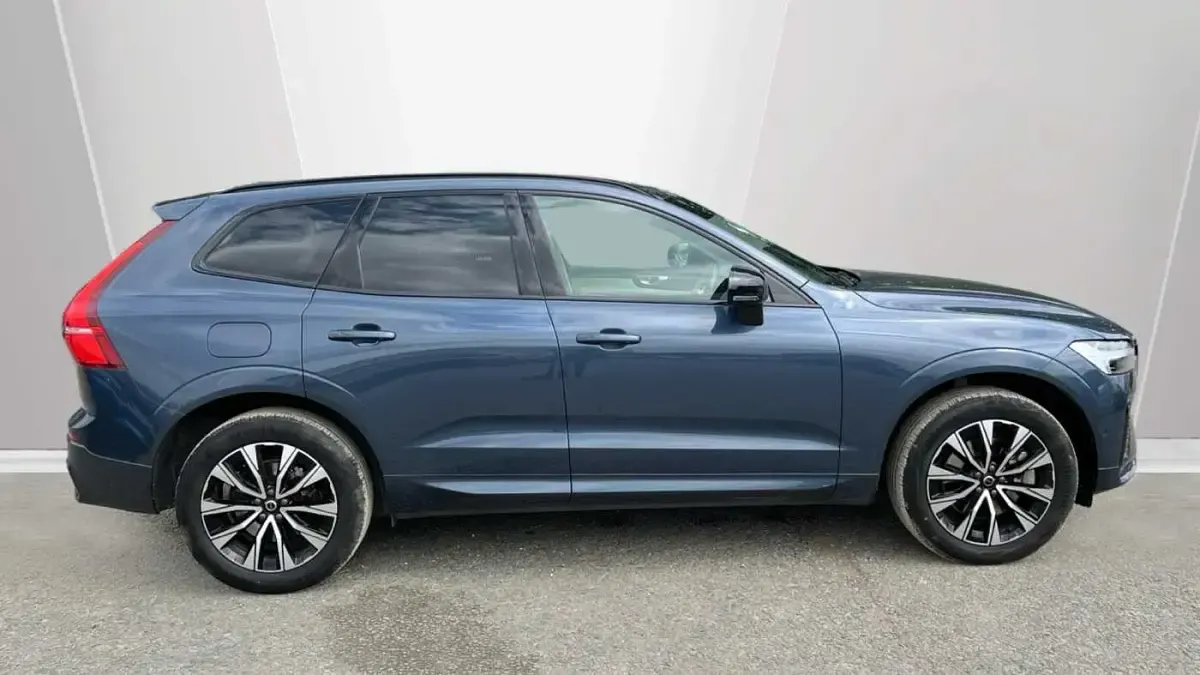 Used Volvo XC60 Plus 197 HP (144 kW) 2023 Blue SUV
