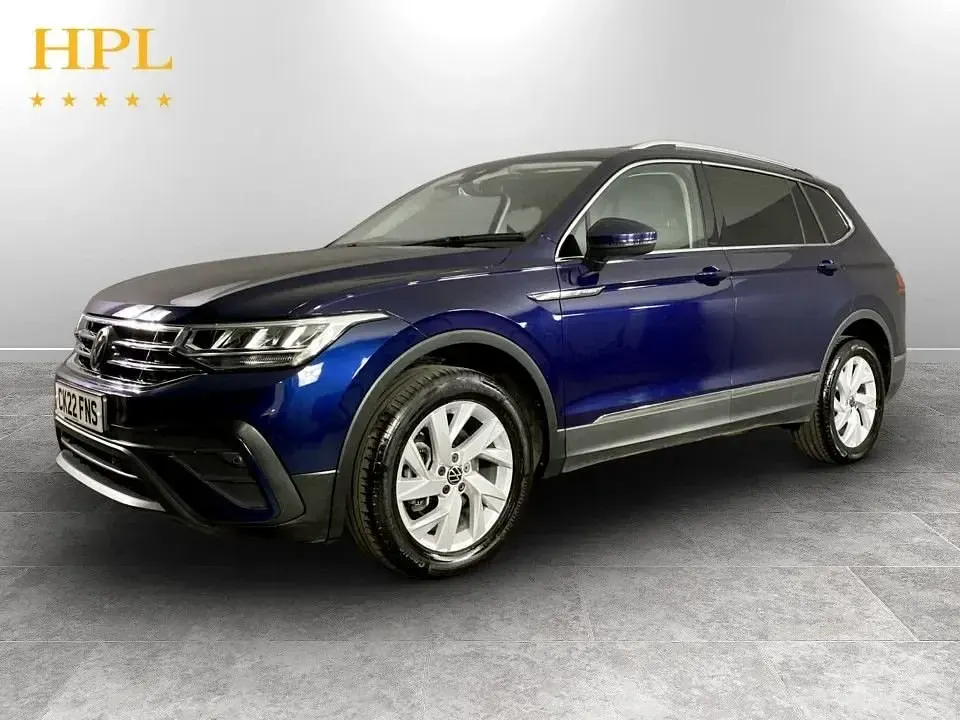Usado VW Tiguan Allspace Life 150 HP (110 kW) 2022 Azul SUV