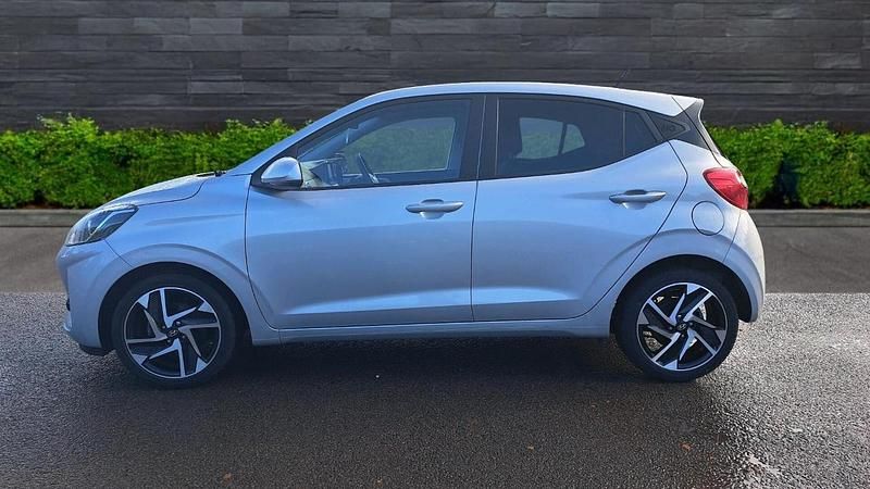 Used Hyundai i10 Premium 83 HP (61 kW) 2022 Grey Hatchback