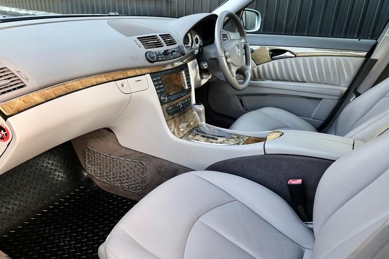 Used Mercedes E280 Avantgarde 2006 Blue Sedan