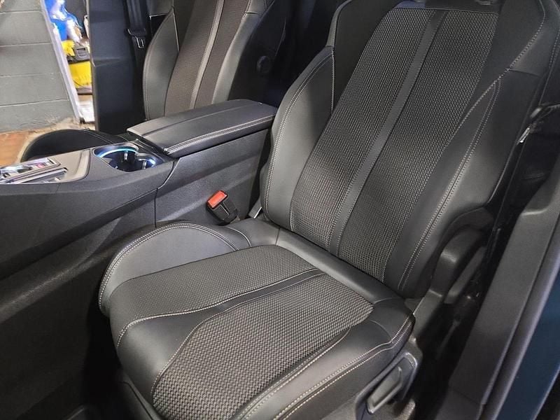 Used Peugeot 5008 GT 129 HP (94 kW) 2022 Blue SUV