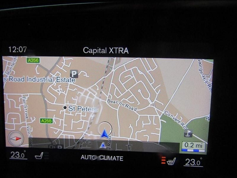 Used Volvo V40 R-Design 120 HP (88 kW) 2017 Blue Hatchback