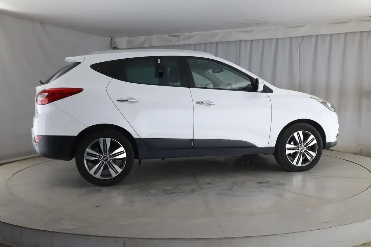 Used Hyundai ix35 Premium 115 HP (84 kW) 2015 White SUV