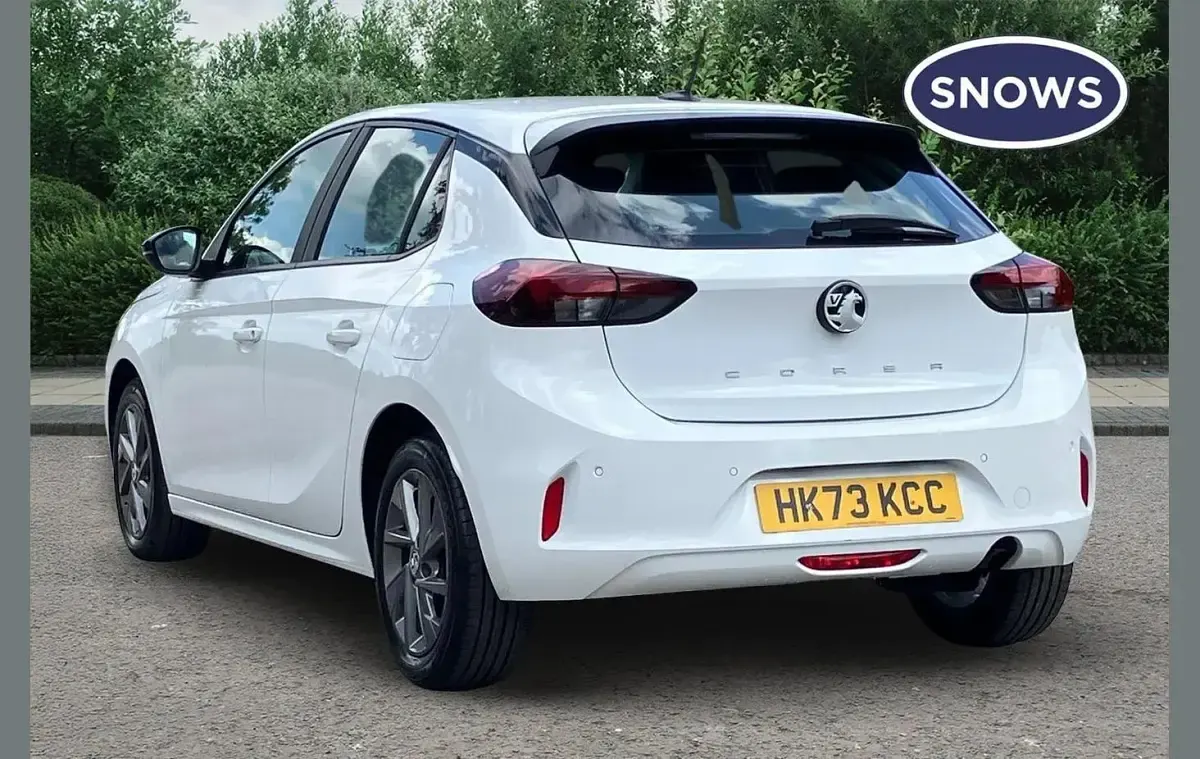 Used Vauxhall Corsa Design Edition 75 HP (55 kW) 2023 Arctic white Hatchback