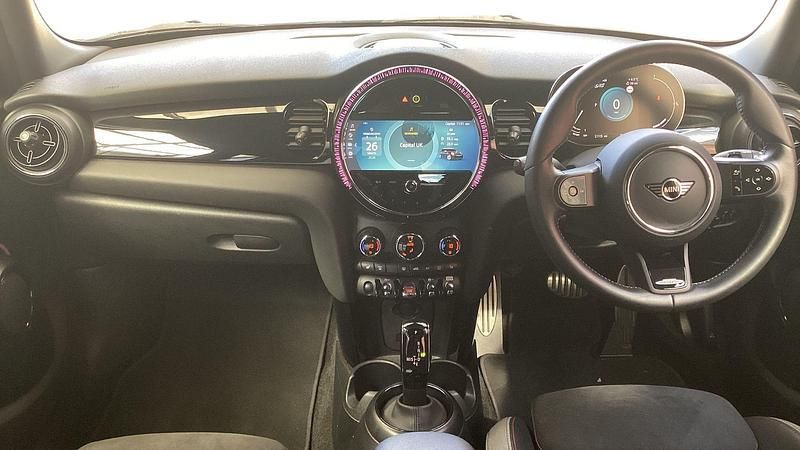 Used Mini Cooper Hatch 134 HP (98 kW) 2023 Silver Hatchback
