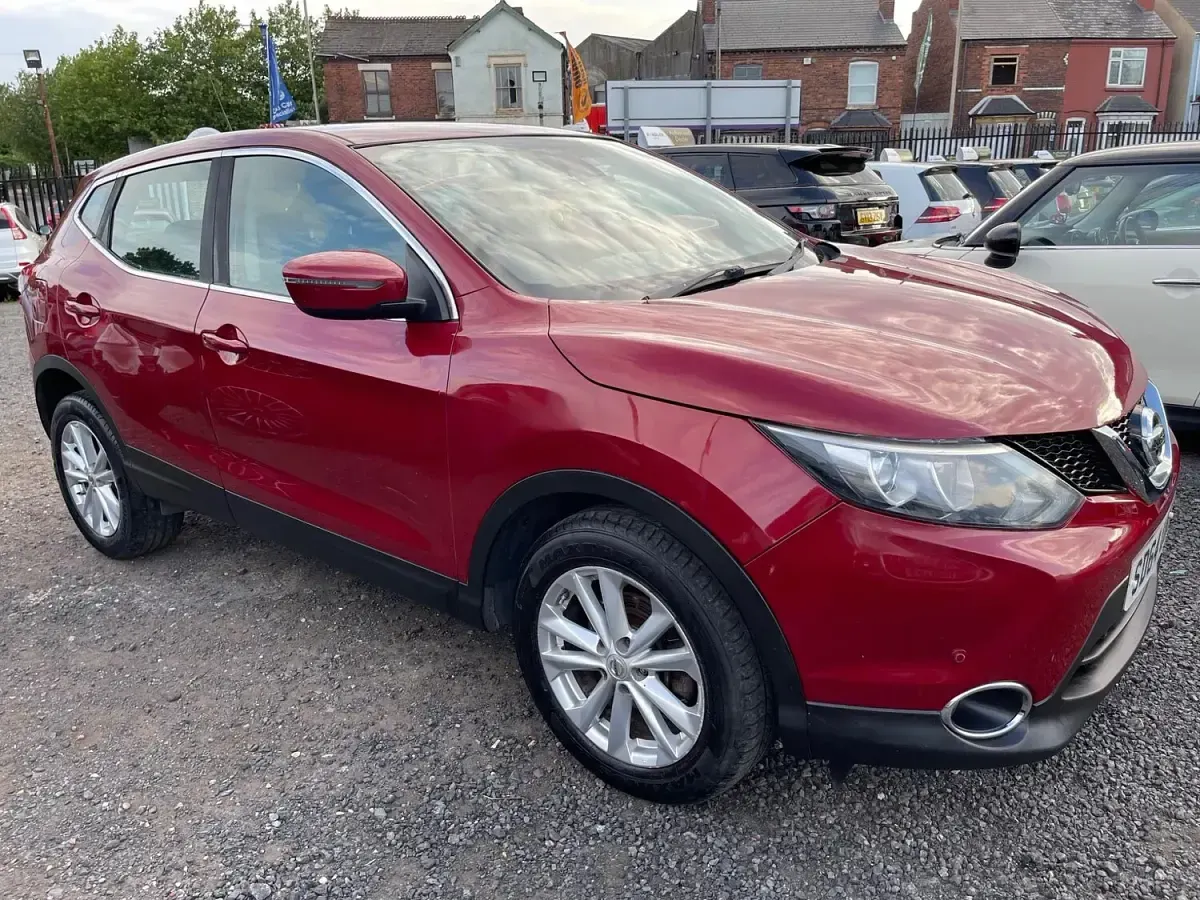 Used Nissan Qashqai Acenta 2014 Red SUV