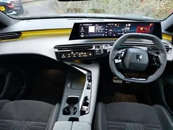 Used Peugeot e-3008 GTi 156 kW (213 HP) 2024 Grey SUV