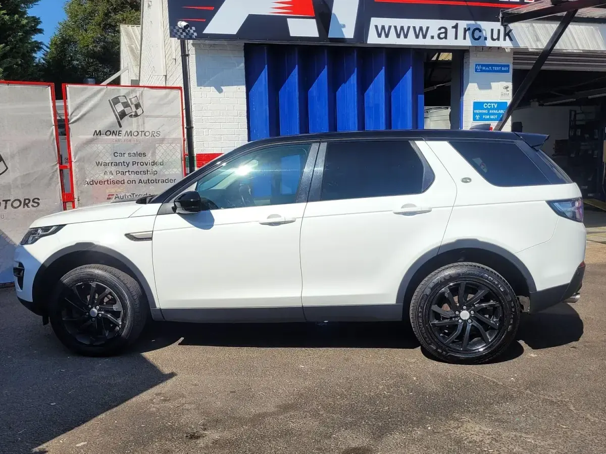 Used Land Rover Discovery Sport SE 2018 White SUV