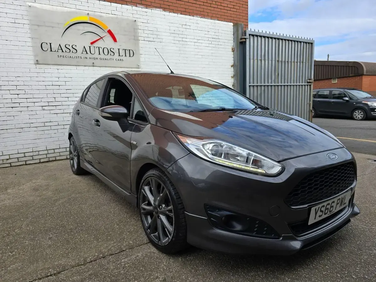 Used Ford Fiesta ST-Line 140 HP (102 kW) 2016 Grey Hatchback