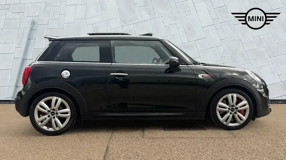 Used Mini John Cooper Works Hatch 228 HP (167 kW) 2022 Green Hatchback