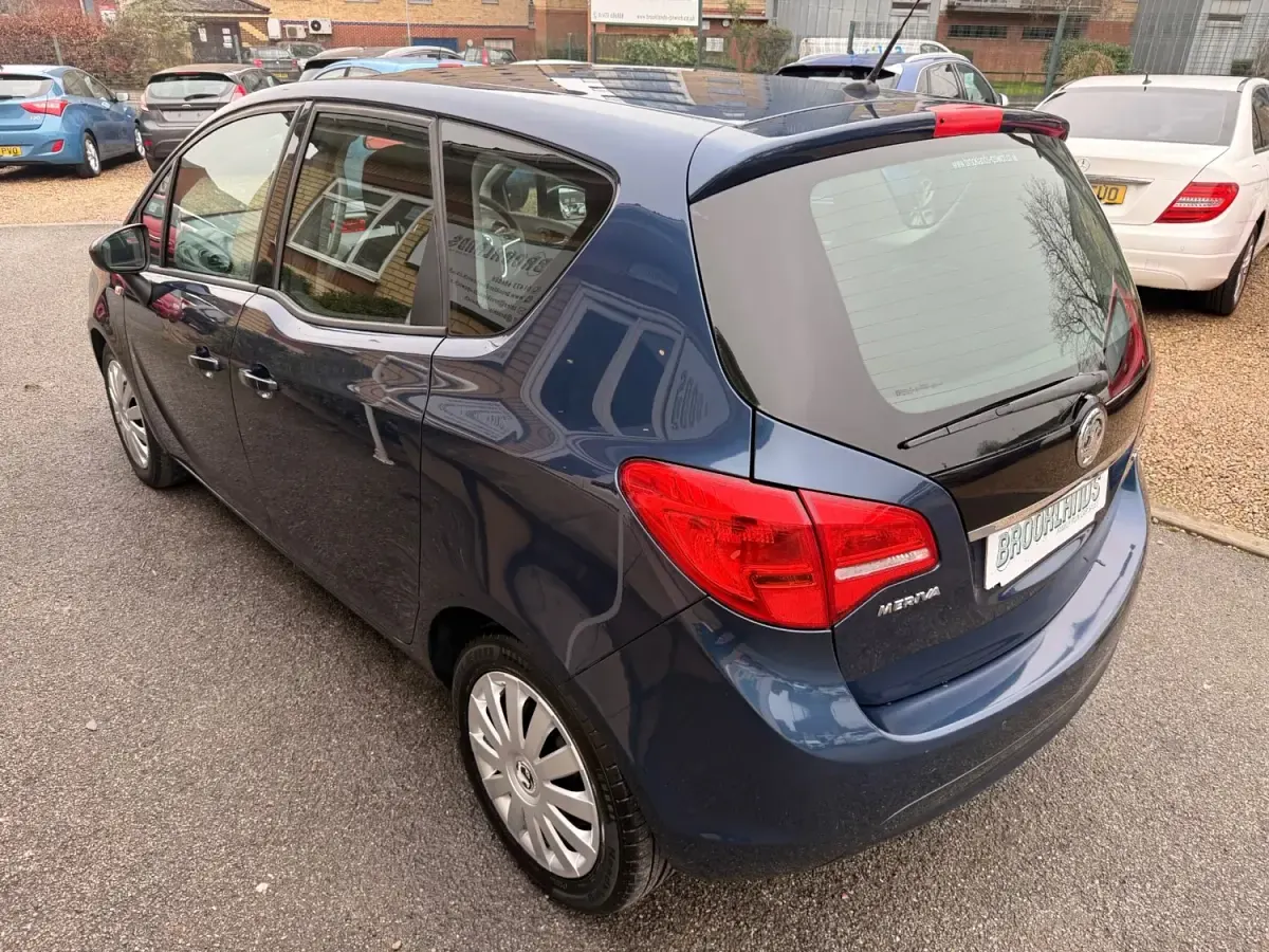 Second-hand Vauxhall Meriva 100 CP (73 kW) 2011 Albastru Monovolum
