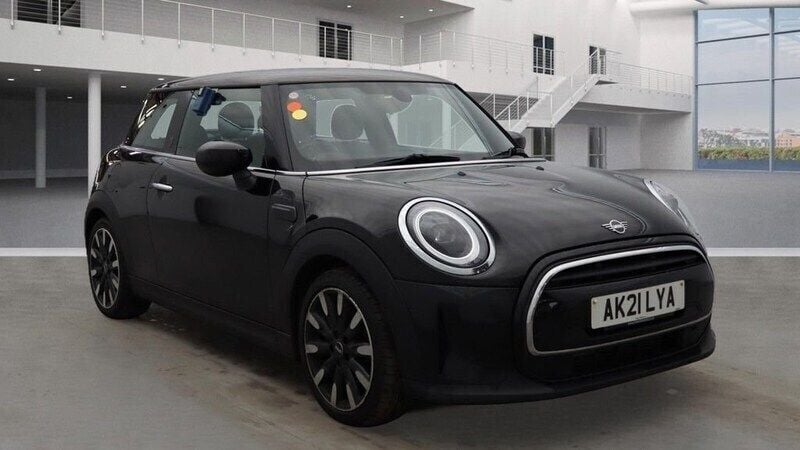 Black Used 2021 Mini Cooper Exclusive Hatchback | £13,999 (Fair price) - Image 1/4