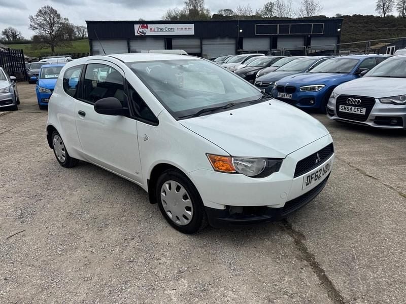 Used Mitsubishi Colt 2013 White Hatchback