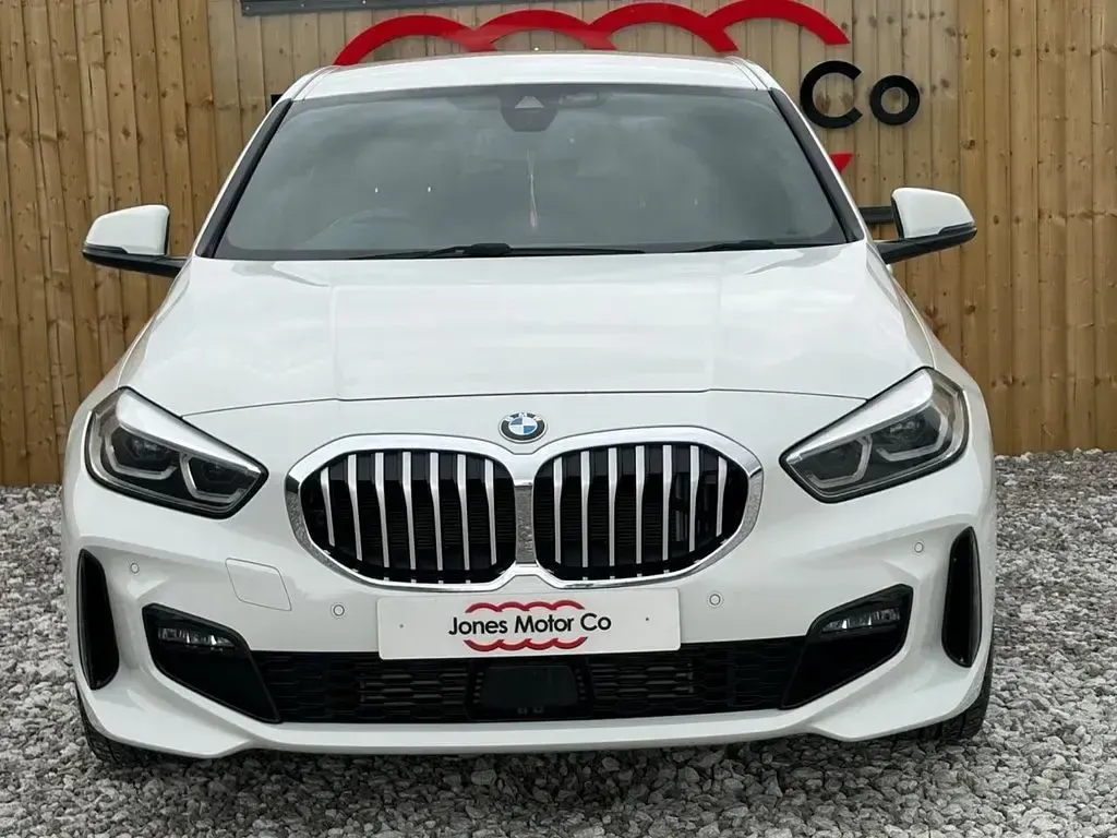 Used BMW 118 M Sport 140 HP (102 kW) 2019 White Hatchback