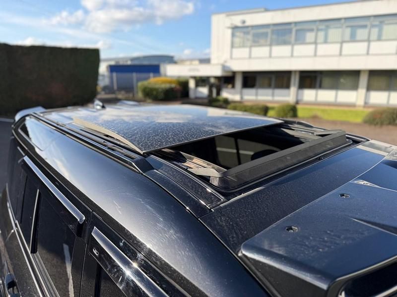Usado Land Rover Defender HSE Dynamic 2025 Preto SUV