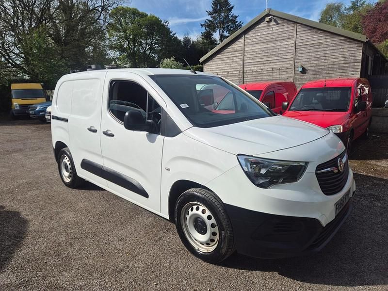 Usado Vauxhall Combo Edition 100 CV (73 kW) 2019 Blanco Monovolumen