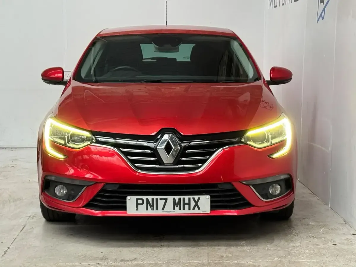 Used Renault Mégane IV Dynamique 130 HP (95 kW) 2017 Red Hatchback