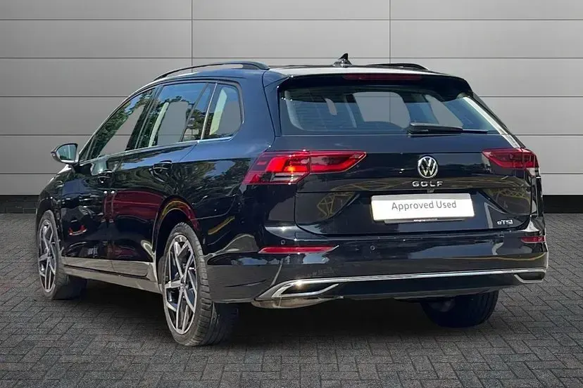 Used VW Golf VIII Style 148 HP (108 kW) 2023 Deep black Estate