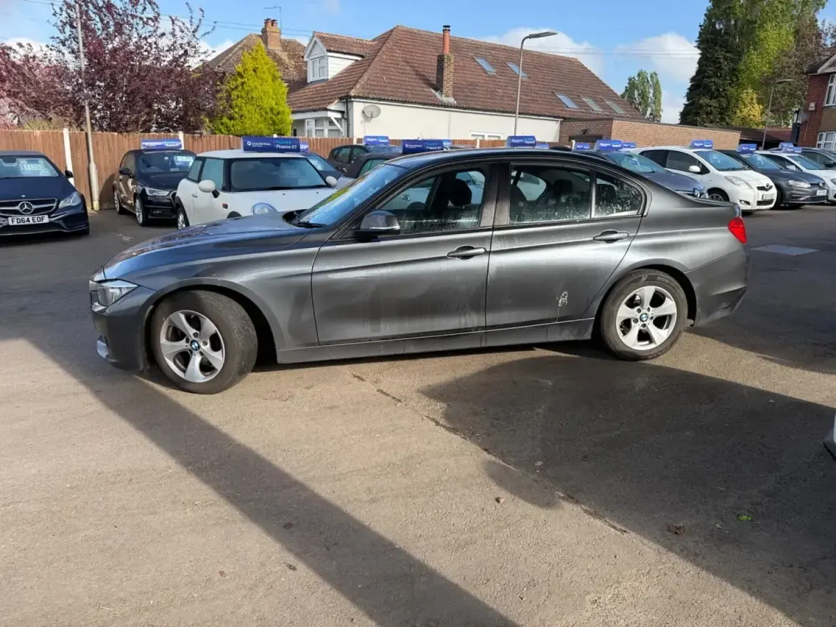 Usado BMW 320 Efficient Dynamics 2015 Gris Berlina
