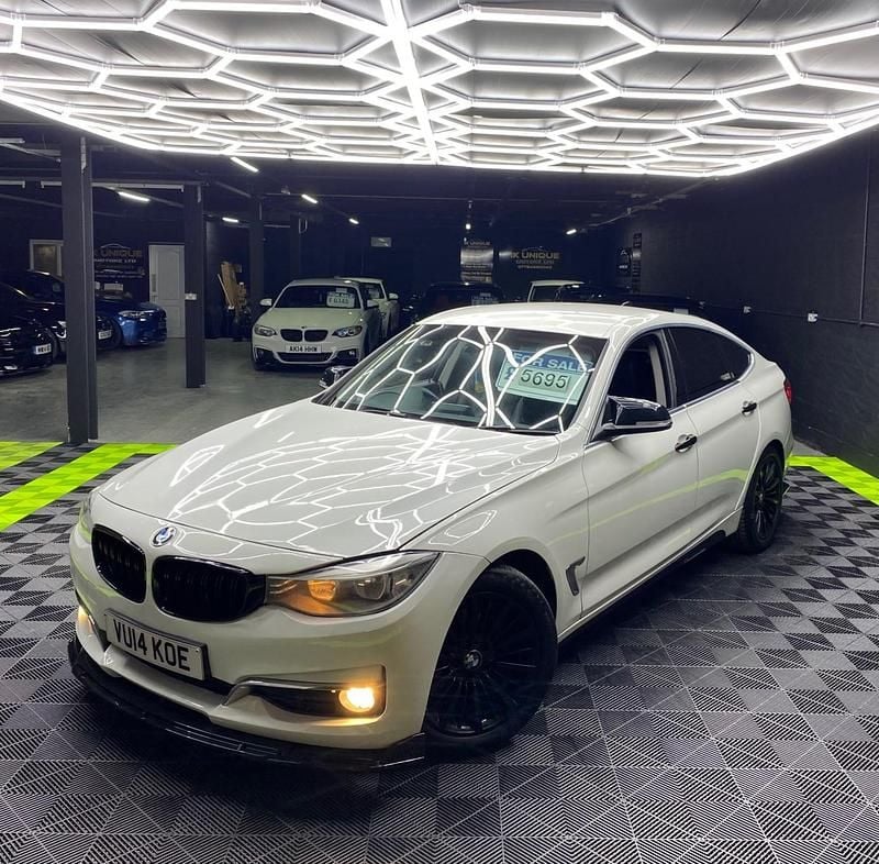 Used BMW 318 Luxury Line 2014 White Hatchback