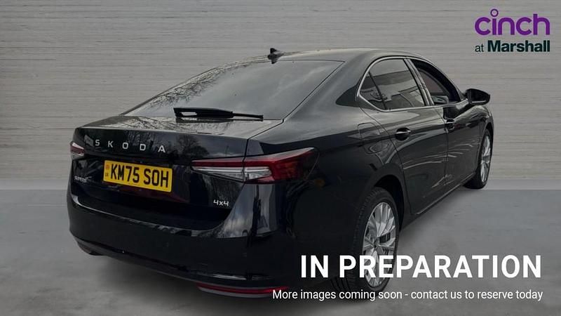 Used Skoda Superb SE L 193 HP (141 kW) 2025 Midnight black metallic Hatchback