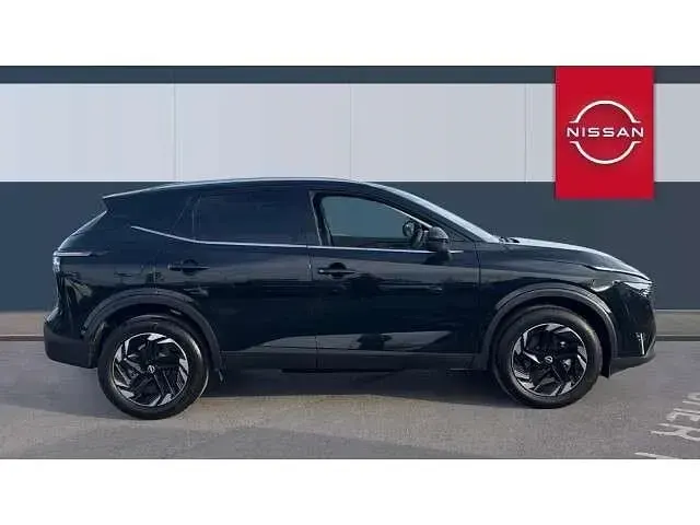 Neu Nissan Qashqai N-Connecta 140 PS (102 kW) 2025 Schwarz SUV