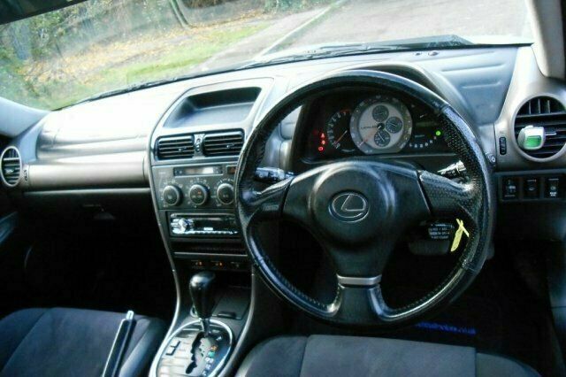 Used Lexus IS200 153 HP (112 kW) 2001 Sedan