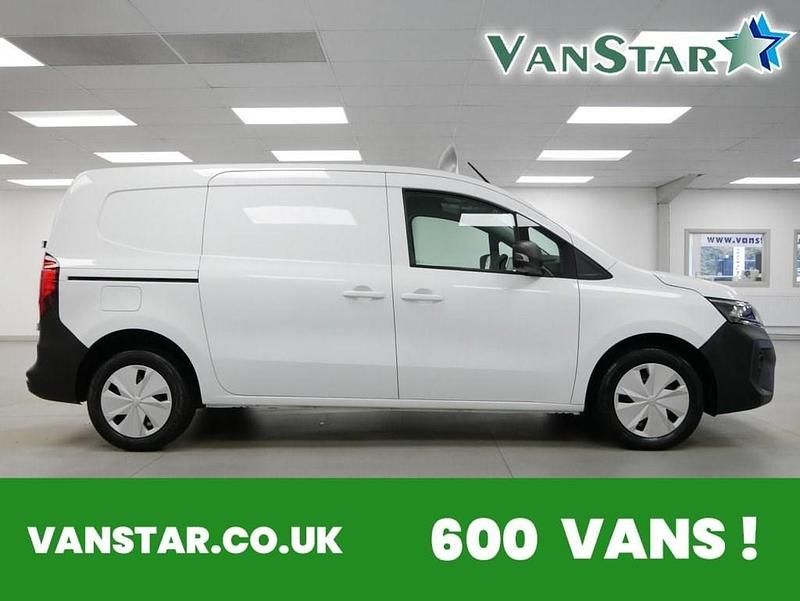 White Used 2023 Nissan Townstar Tekna Van | £14,989 - Image 1/4