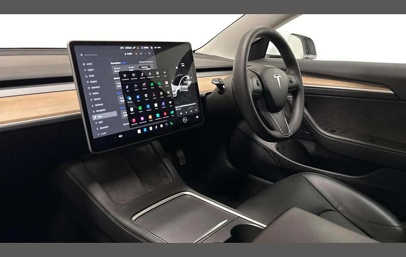 Used Tesla Model 3 RWD 208 kW (283 HP) 2022 White Sedan