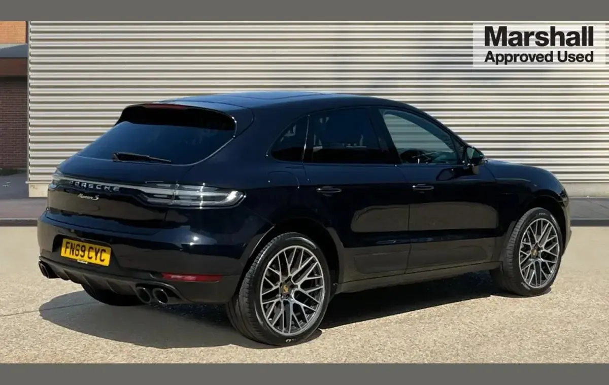 Used Porsche Macan S 348 HP (255 kW) 2019 Black SUV
