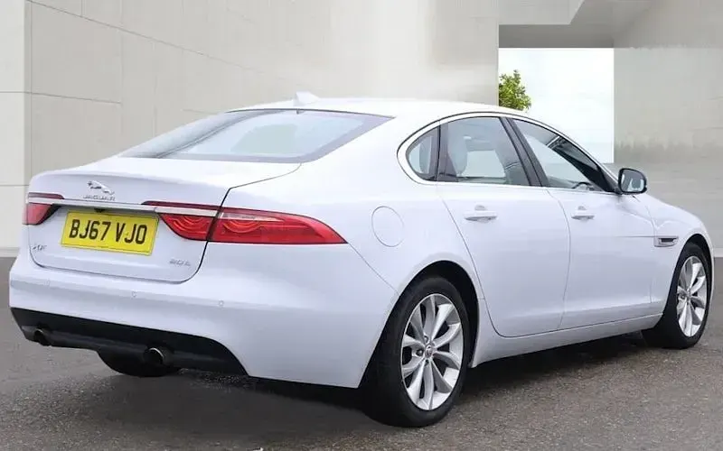 Used Jaguar XF Prestige 200 HP (147 kW) 2017 White Sedan