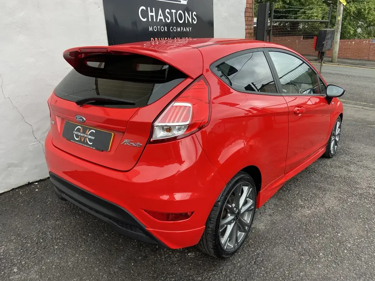 Used Ford Fiesta ST-Line 125 HP (91 kW) 2017 Red Hatchback